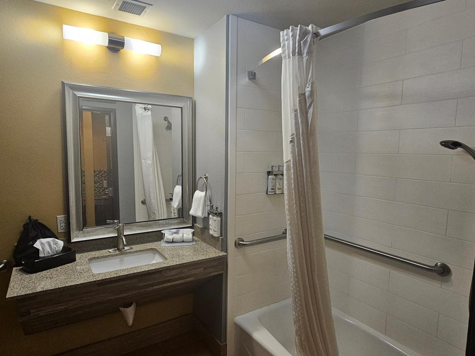 Holiday Inn Express & Suites Perry-National Fairground Area By Ihg Exterior foto