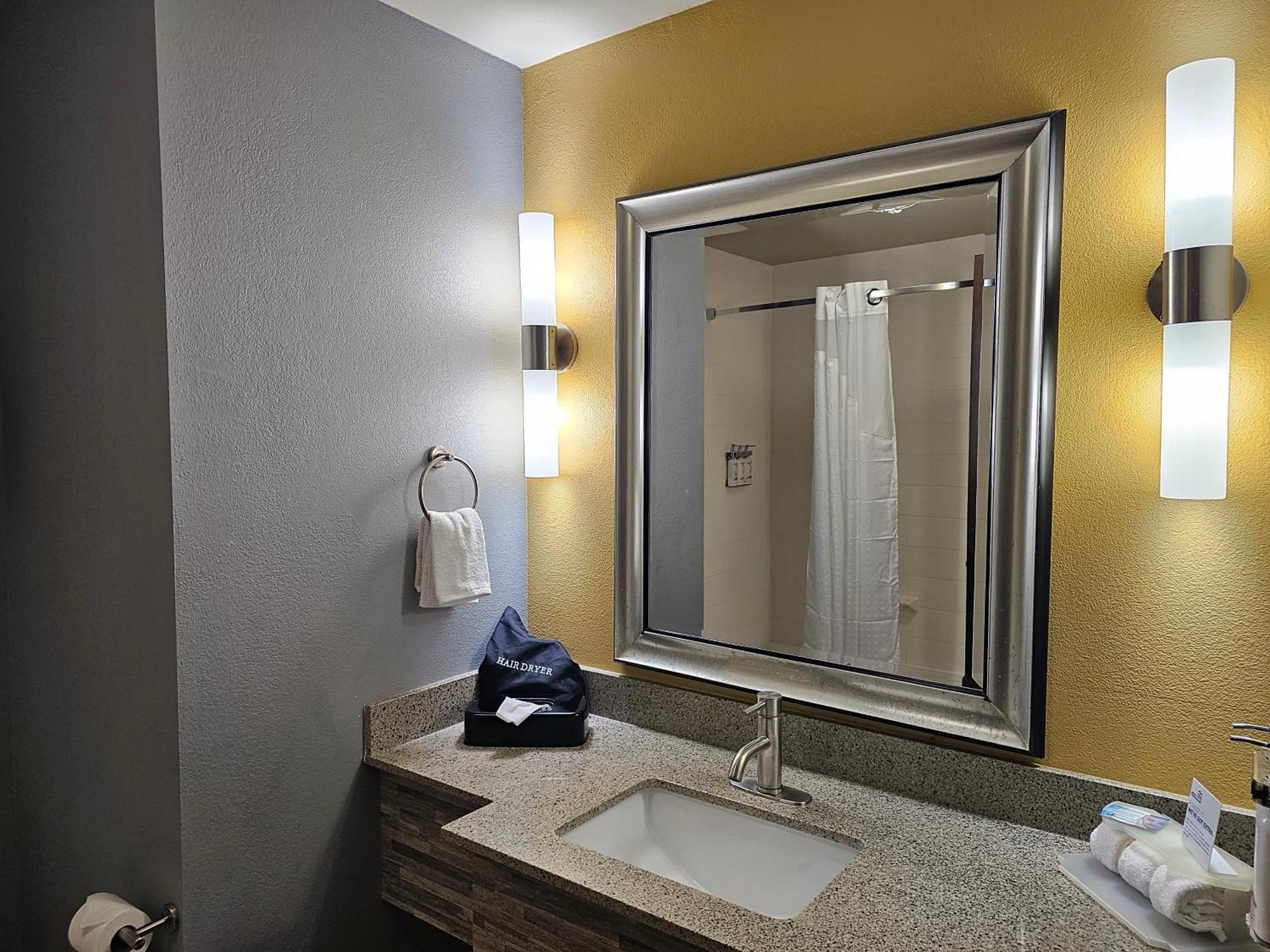 Holiday Inn Express & Suites Perry-National Fairground Area By Ihg Exterior foto