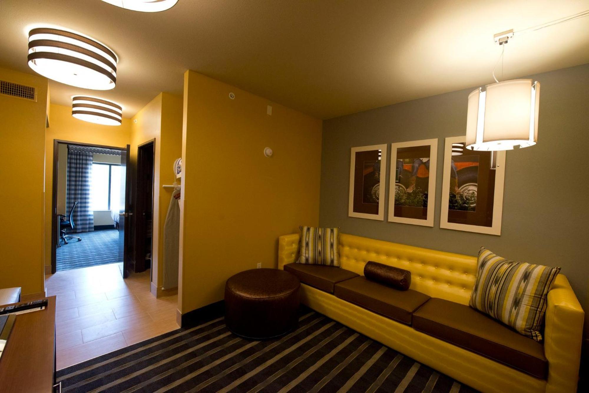 Holiday Inn Express & Suites Perry-National Fairground Area By Ihg Exterior foto
