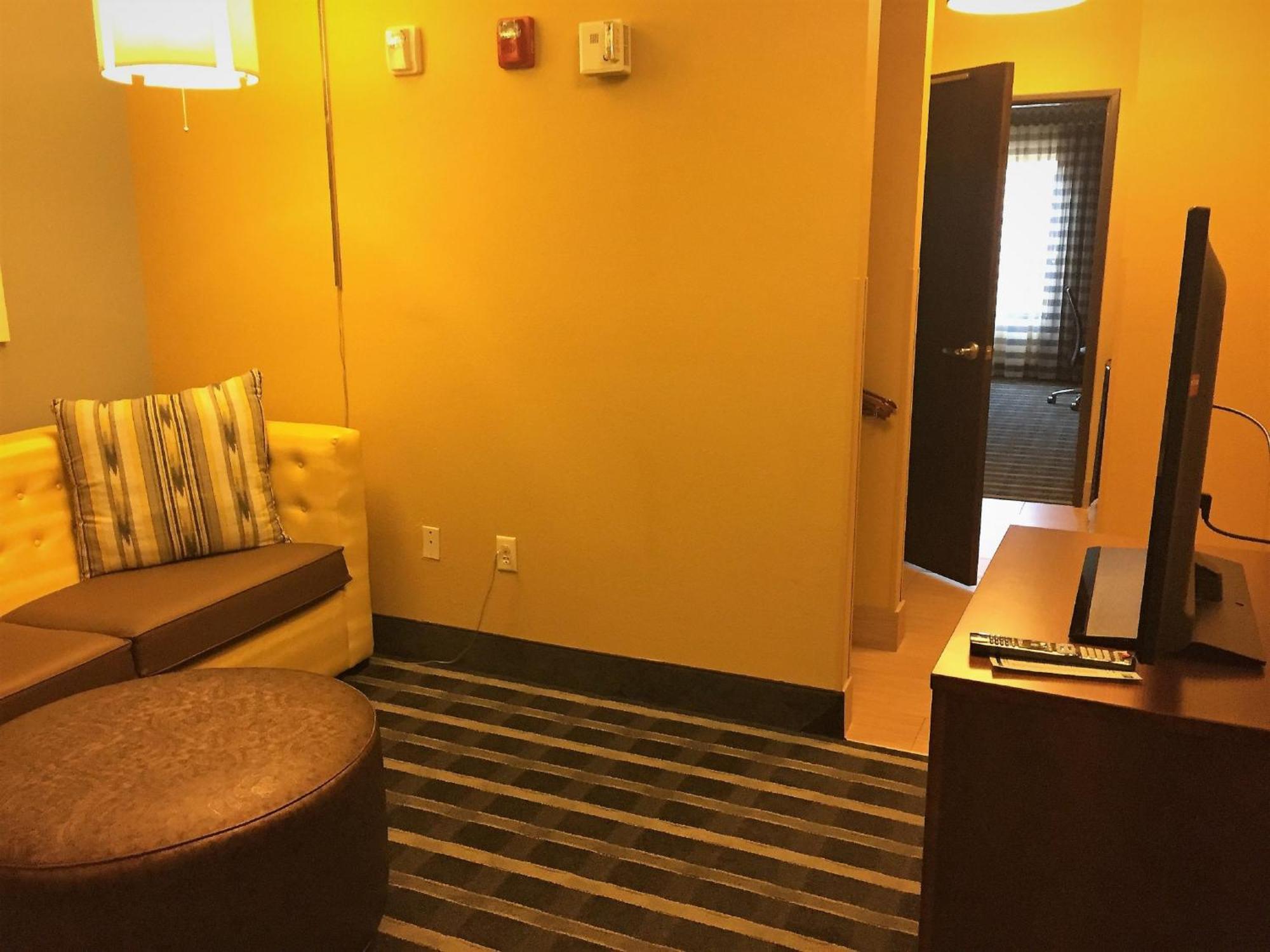 Holiday Inn Express & Suites Perry-National Fairground Area By Ihg Exterior foto